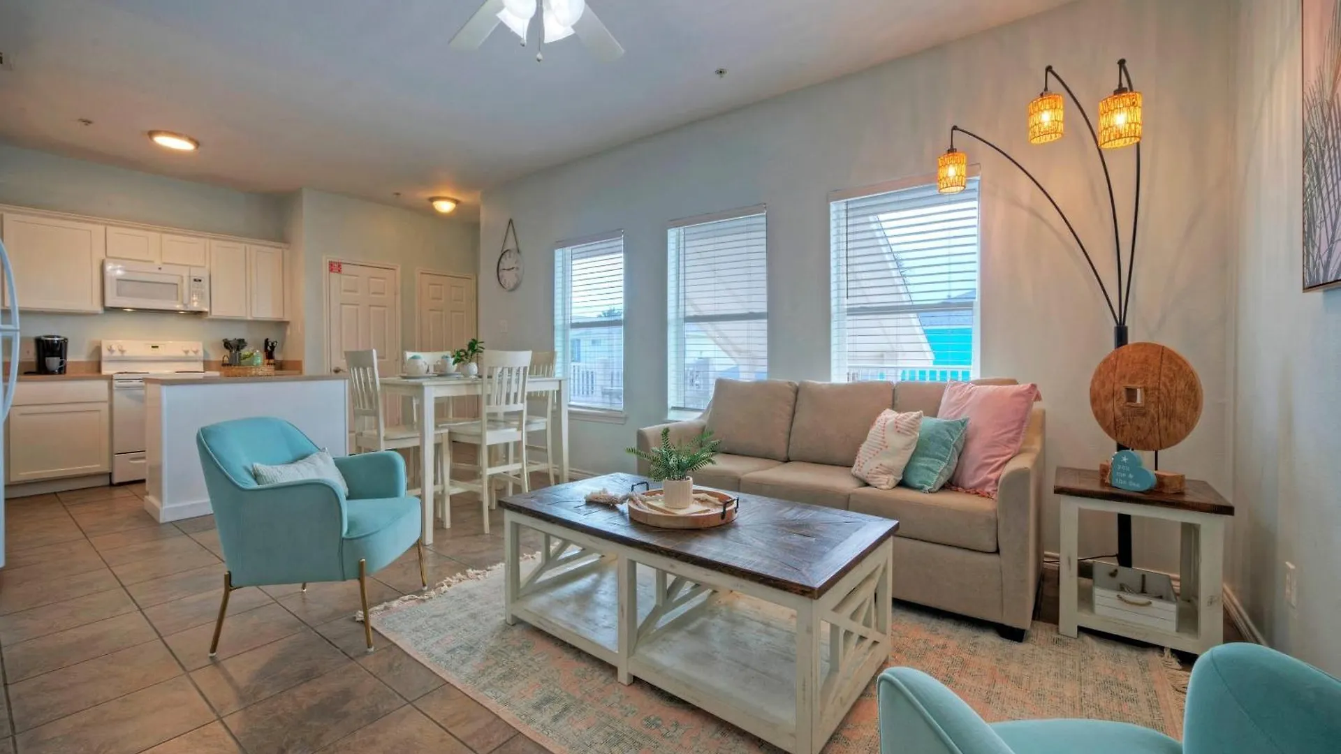 4 Costa Bahia Units Sleeps 24 W Pool Minutes To The Holiday home