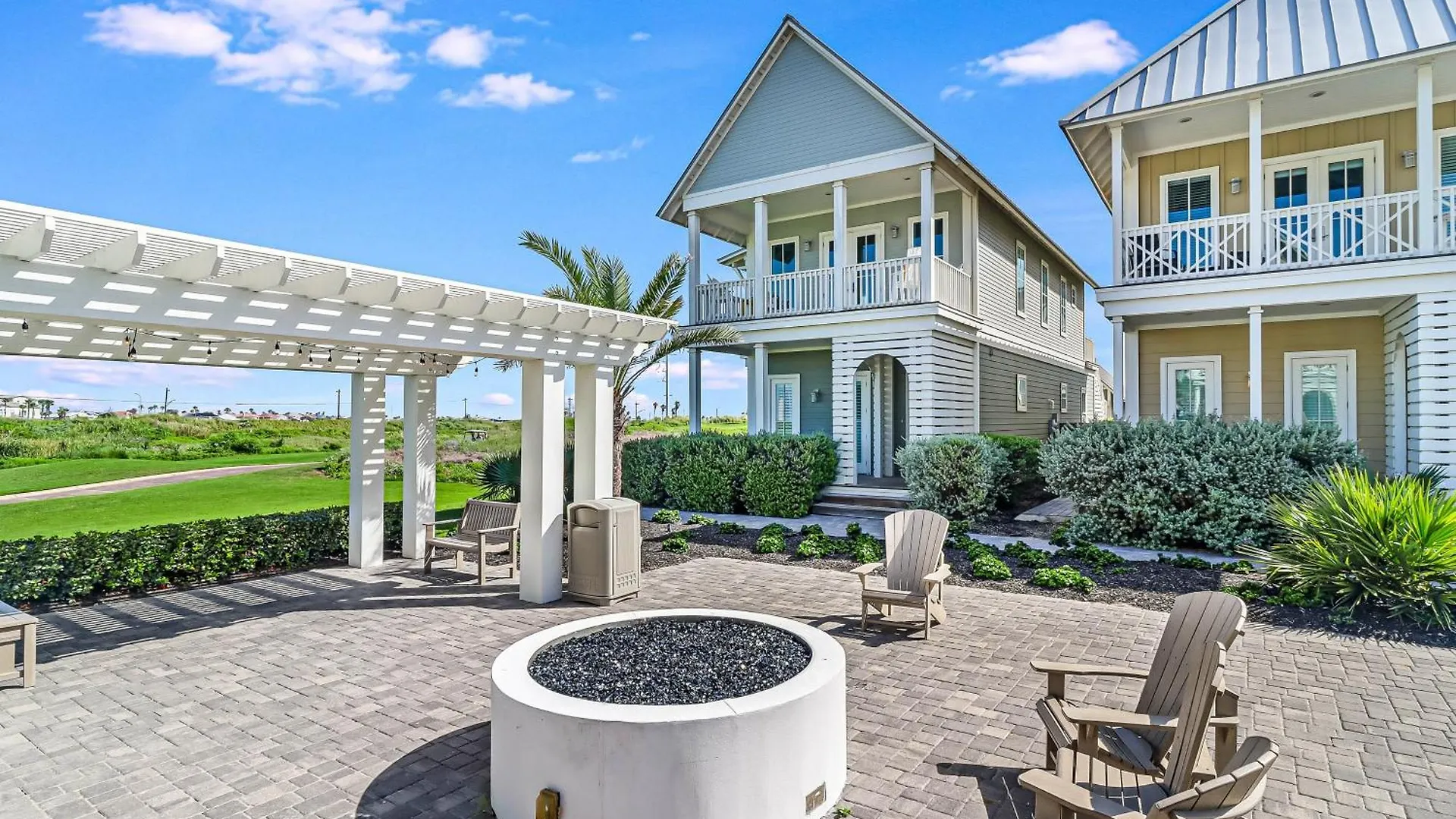 Holiday home Oceanfront At Sunrise
