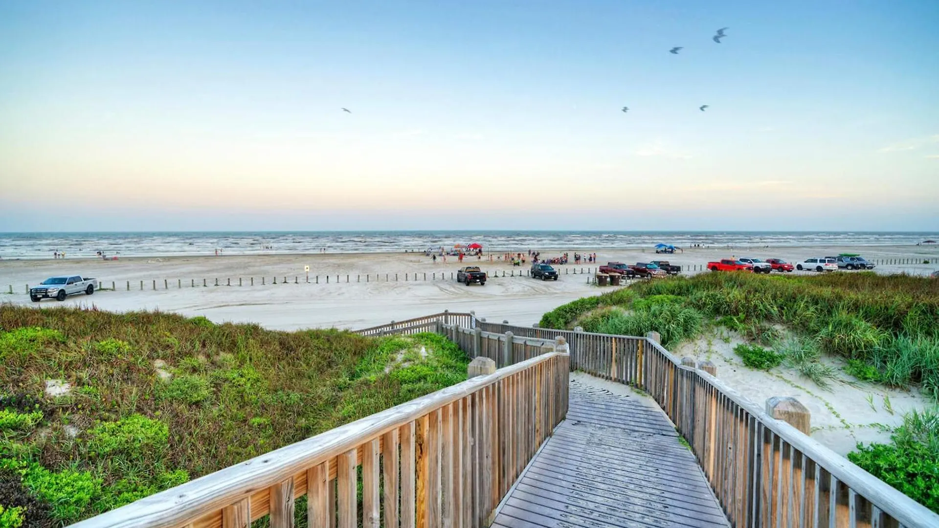 Steps To Sandfest 2 W Boardwalk Pool Pickleballtennis Court Holiday home Port Aransas
