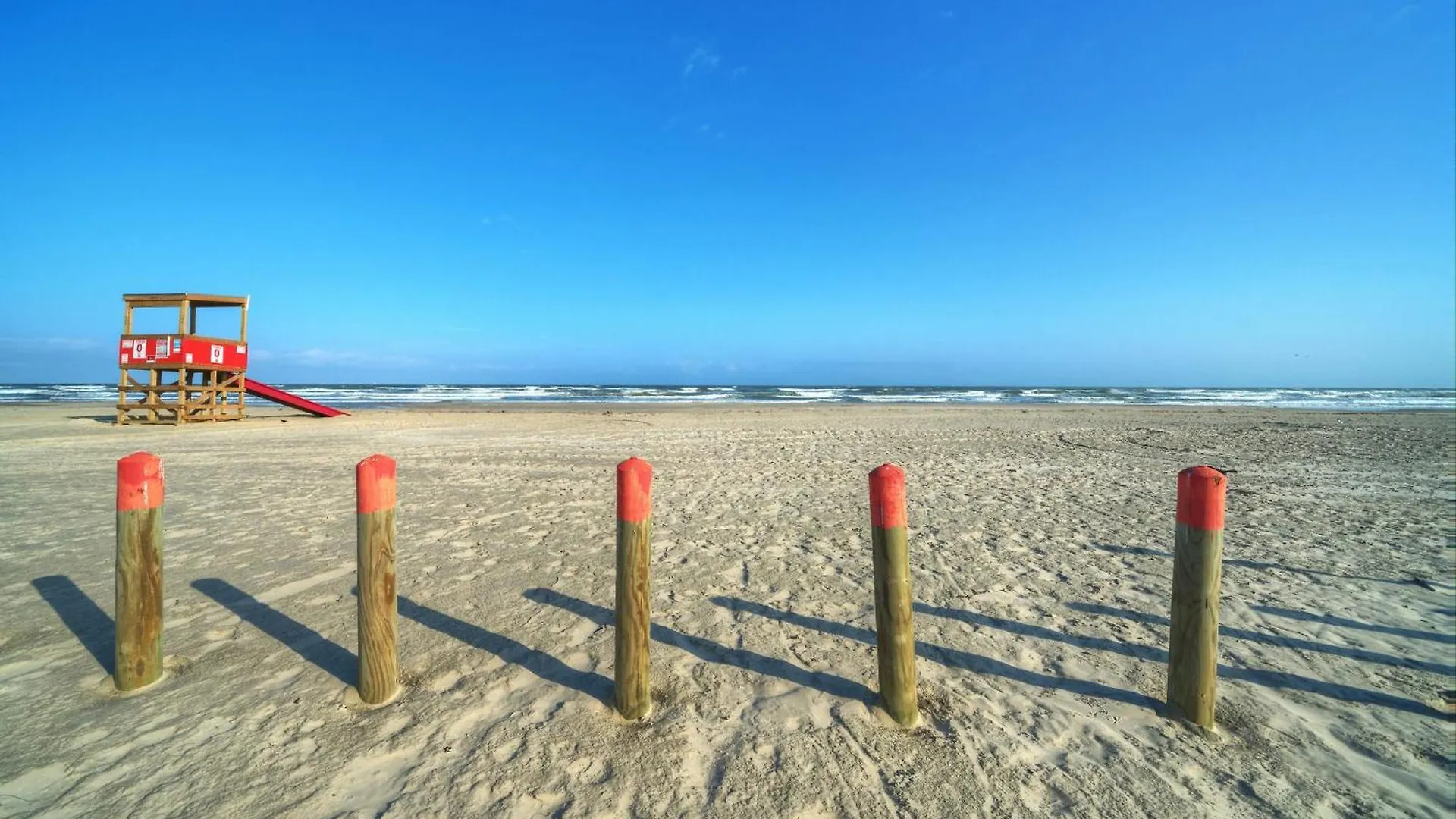 Coastal Retreat W Pool Bbq Sunset Views Beers And Sunshine By Avantstay Holiday home *