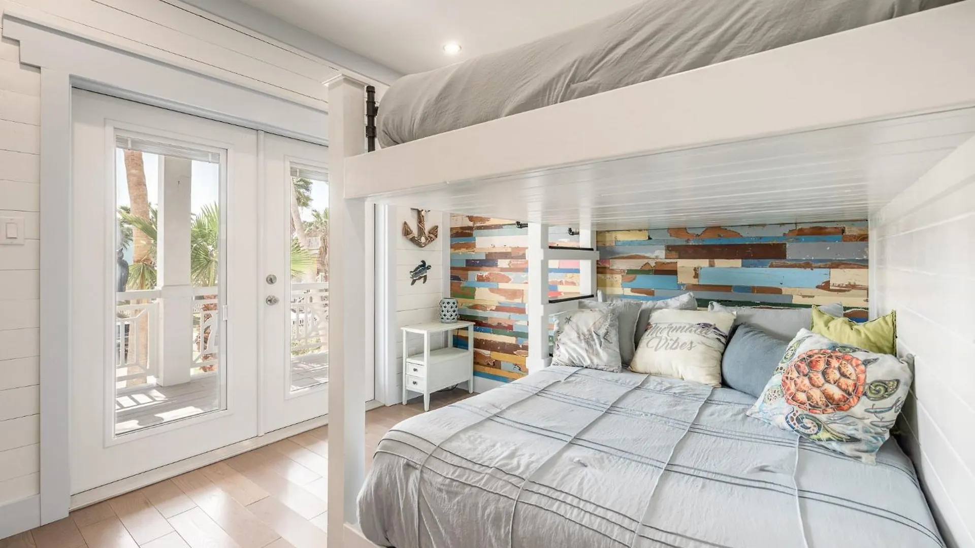 Holiday home Palm Breeze - Ocean Views, Golf Cart, Game Room!
