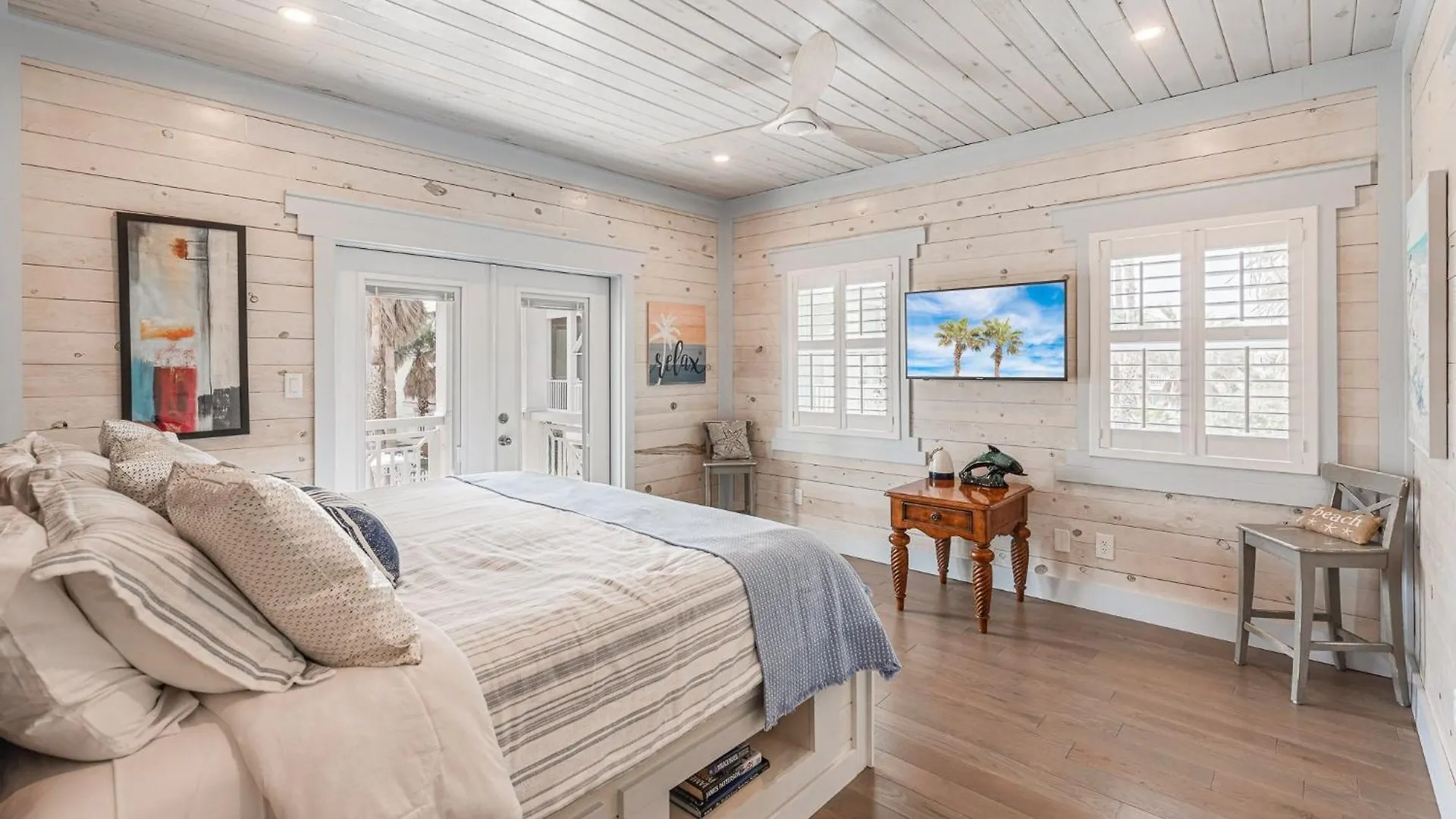 Palm Breeze - Ocean Views, Golf Cart, Game Room! *