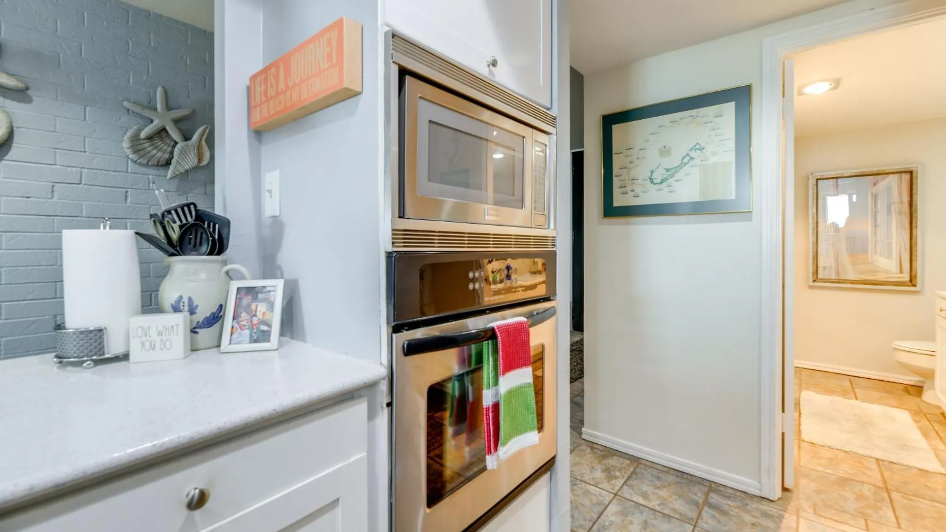 Apartment 7th-floor Oceanfront Unit With Pools In *
