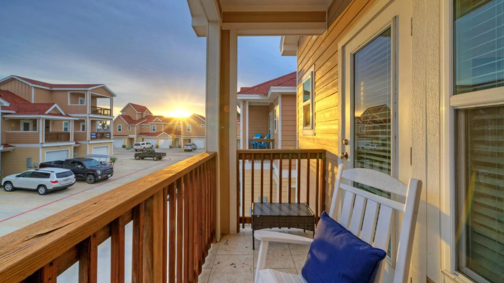Sleeps 29 3 Homes Beachside Pool Walk To The * Port Aransas