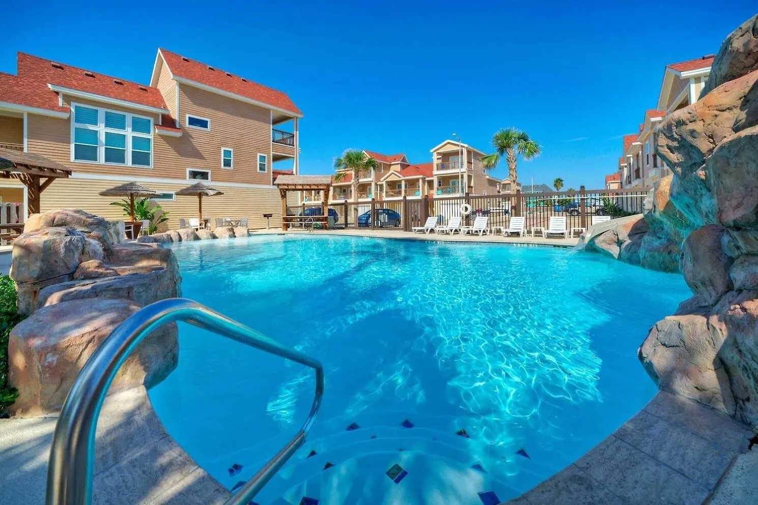 Sleeps 23 2 Beachside Homes Pool Walk To The Balcony Yard Holiday home