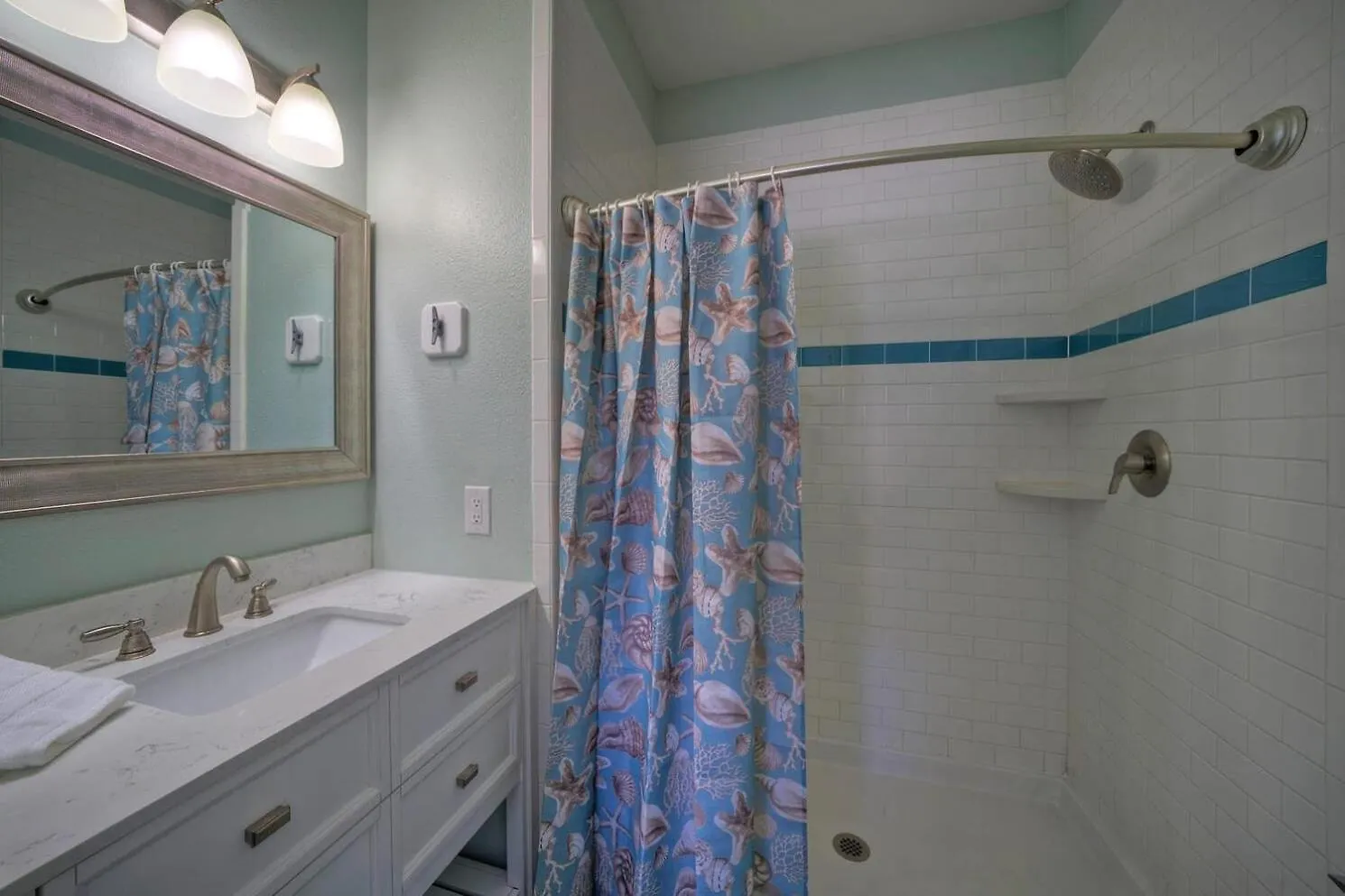 Holiday home Sleeps 23 2 Beachside Homes Pool Walk To The Balcony Yard *