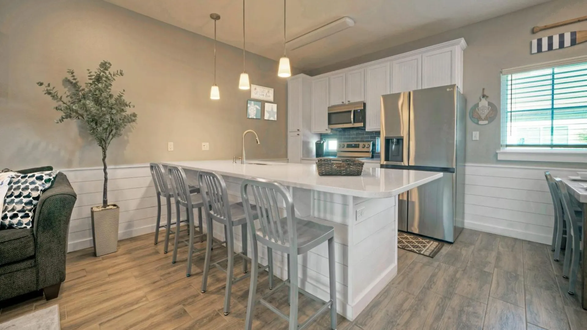 Sleeps 33 4 Walk To The Resort-style Pool Endless Summer