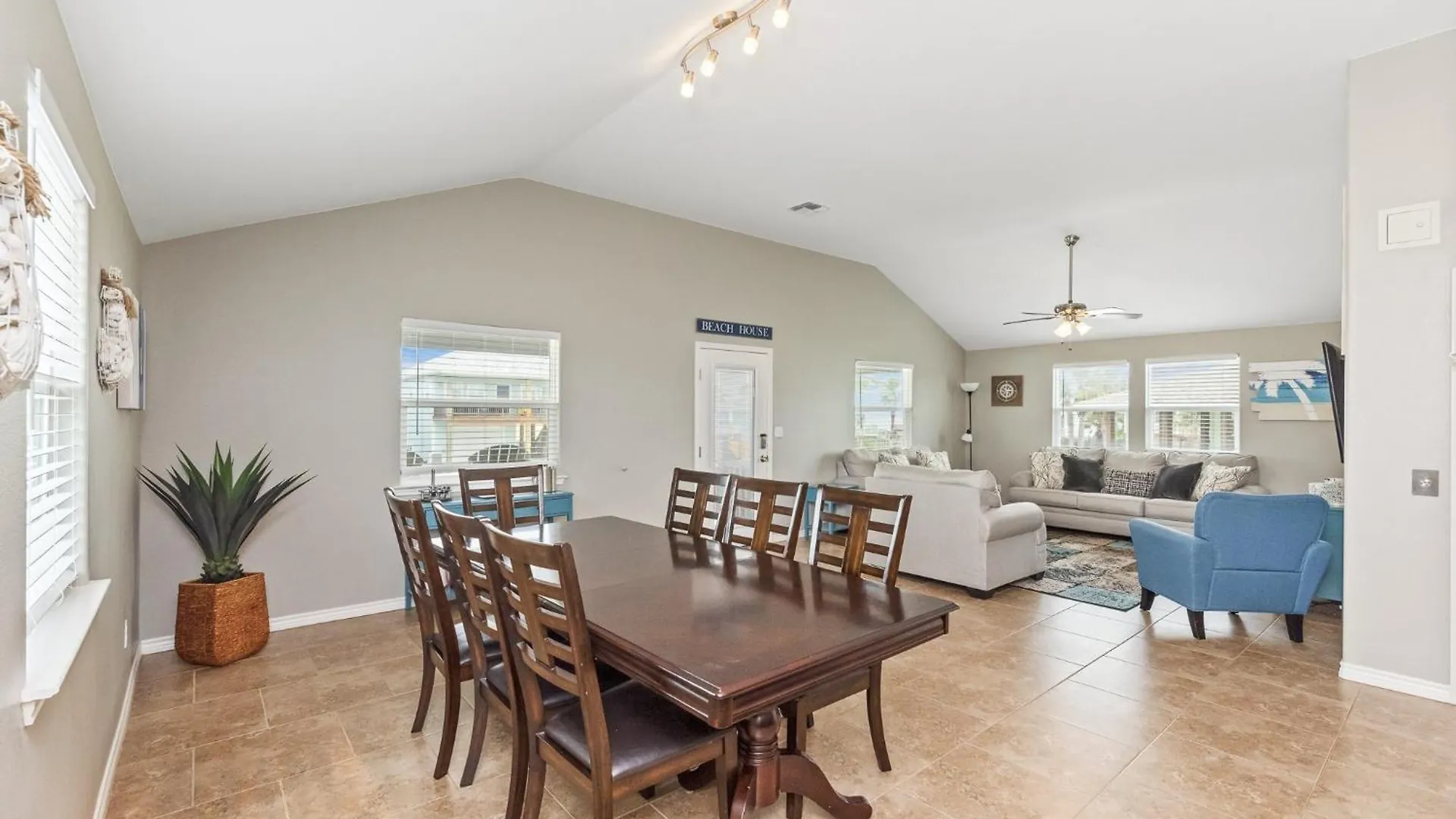 Latitude Adjustment - Private Pool/elevator! *