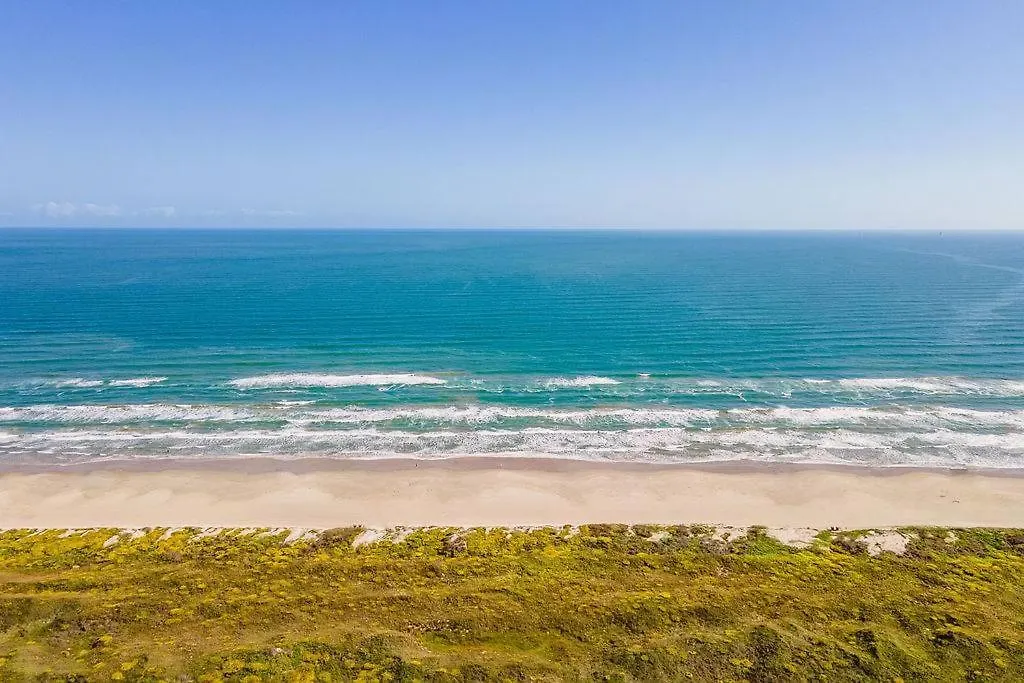 A Sunny At Sea Sands *