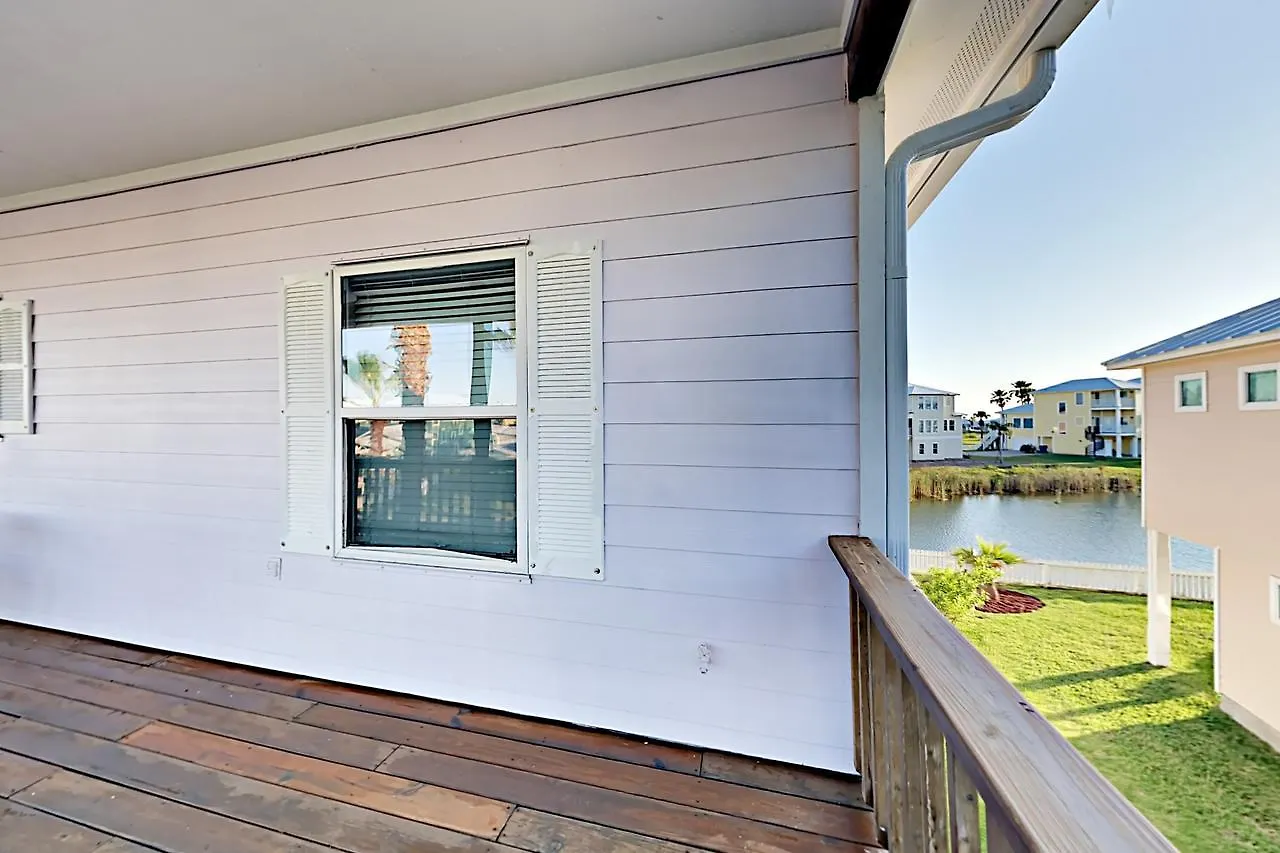 Beachy Keen - Five Bedroom Holiday home *