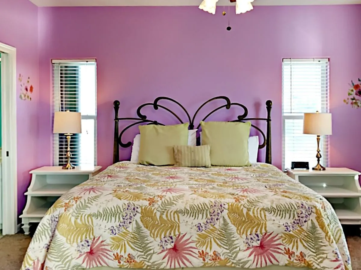 Beachy Keen - Five Bedroom Holiday home