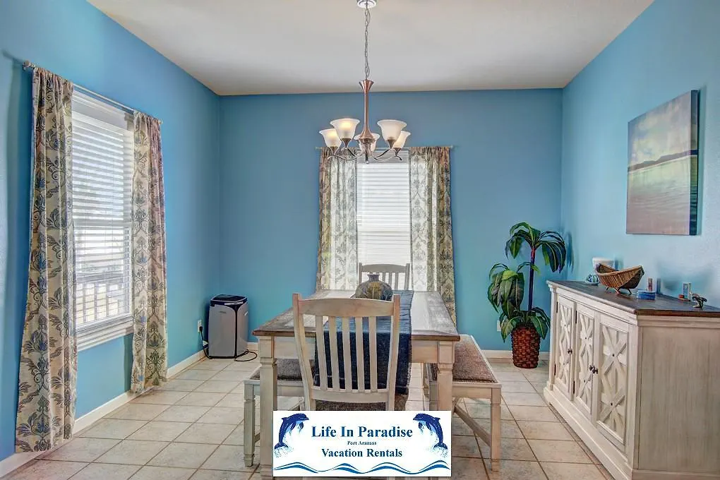 Beachy Keen - Five Bedroom Holiday home *