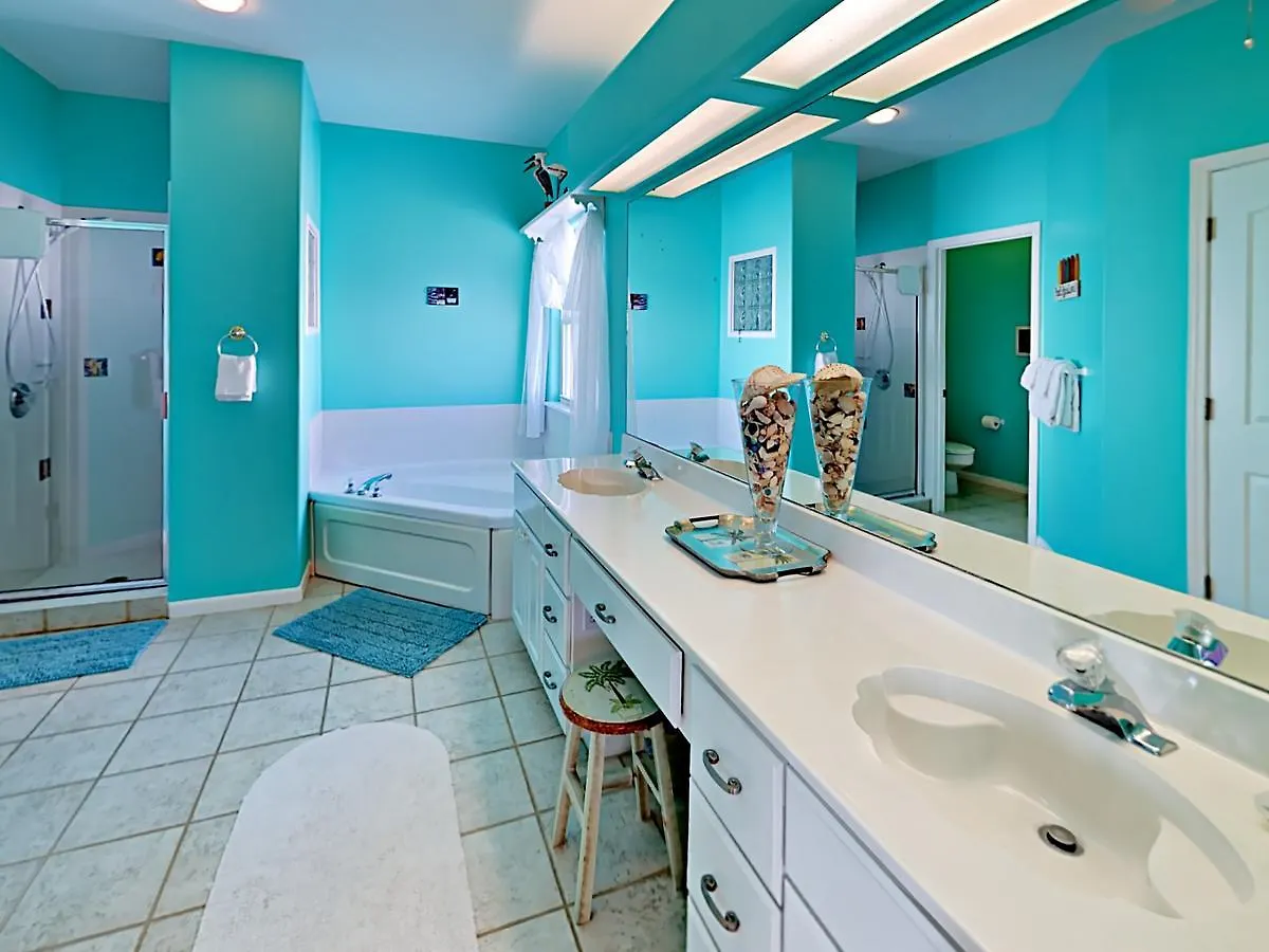 Beachy Keen - Five Bedroom Holiday home