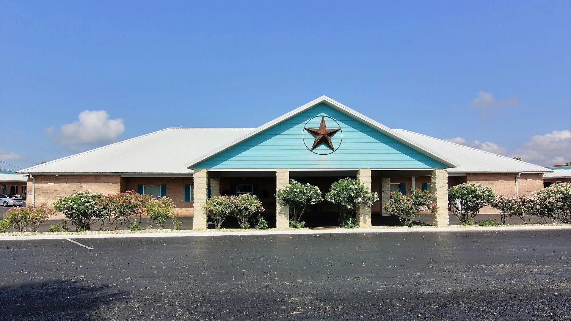 鲨鱼礁度假村汽车旅馆加小屋 3* 阿兰瑟斯港