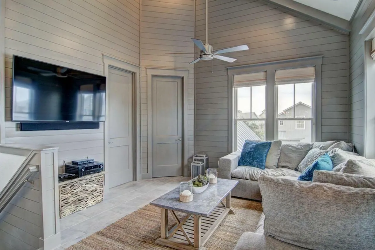 Cinnamon Shore- Living Water 123 Fi Holiday home