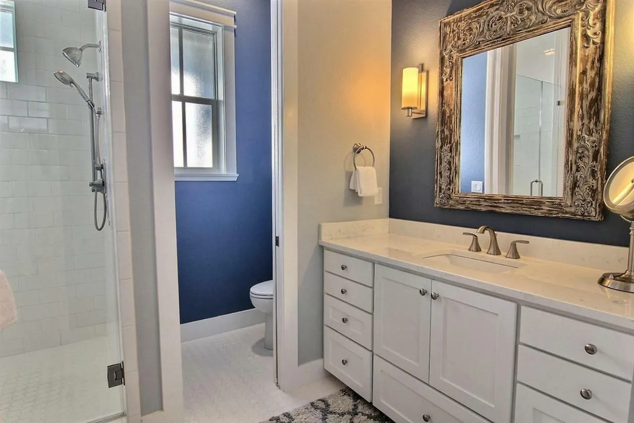 Cinnamon Shore- Nautical Dream 249 Hi *