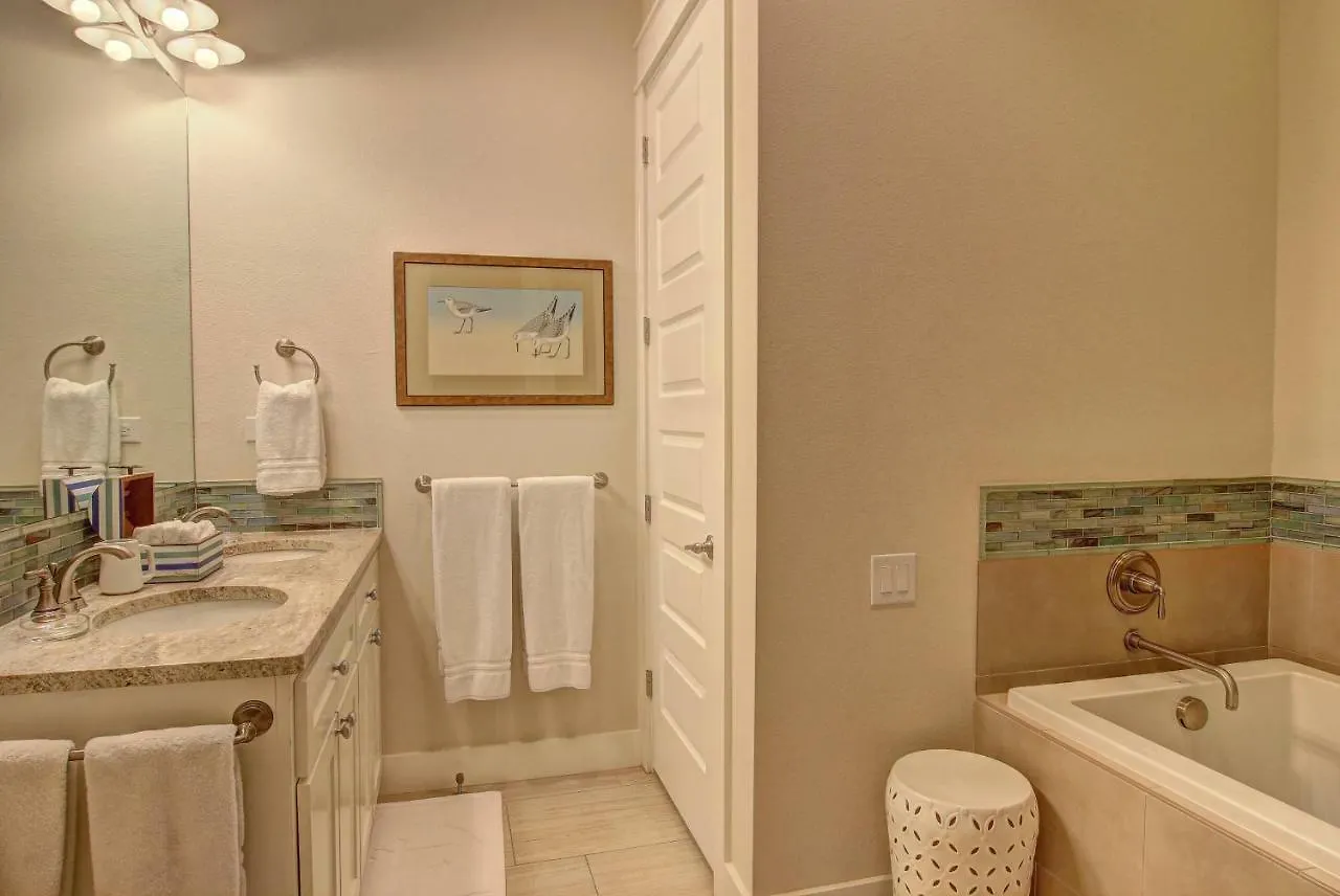 Cinnamon Shore- Music 126 Fi Holiday home *