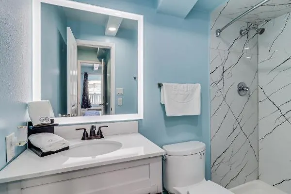 Seaside Boutique Hotel, Waves At Your Doorstep Otel 3*