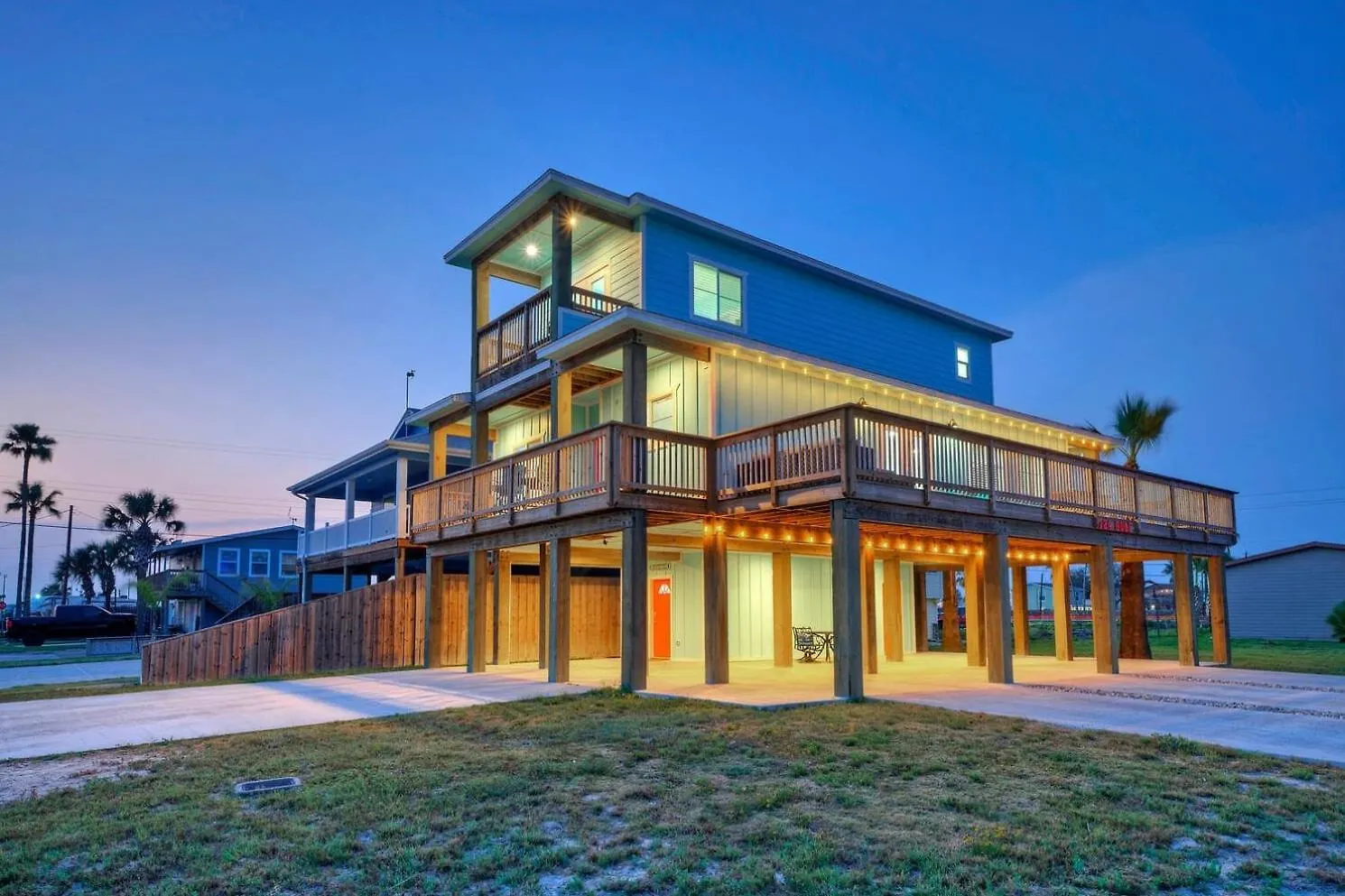 Dom wakacyjny Sleeps 22 2 Homes Priv Pool Putting Bar Deck Prime Port A Location Port Aransas