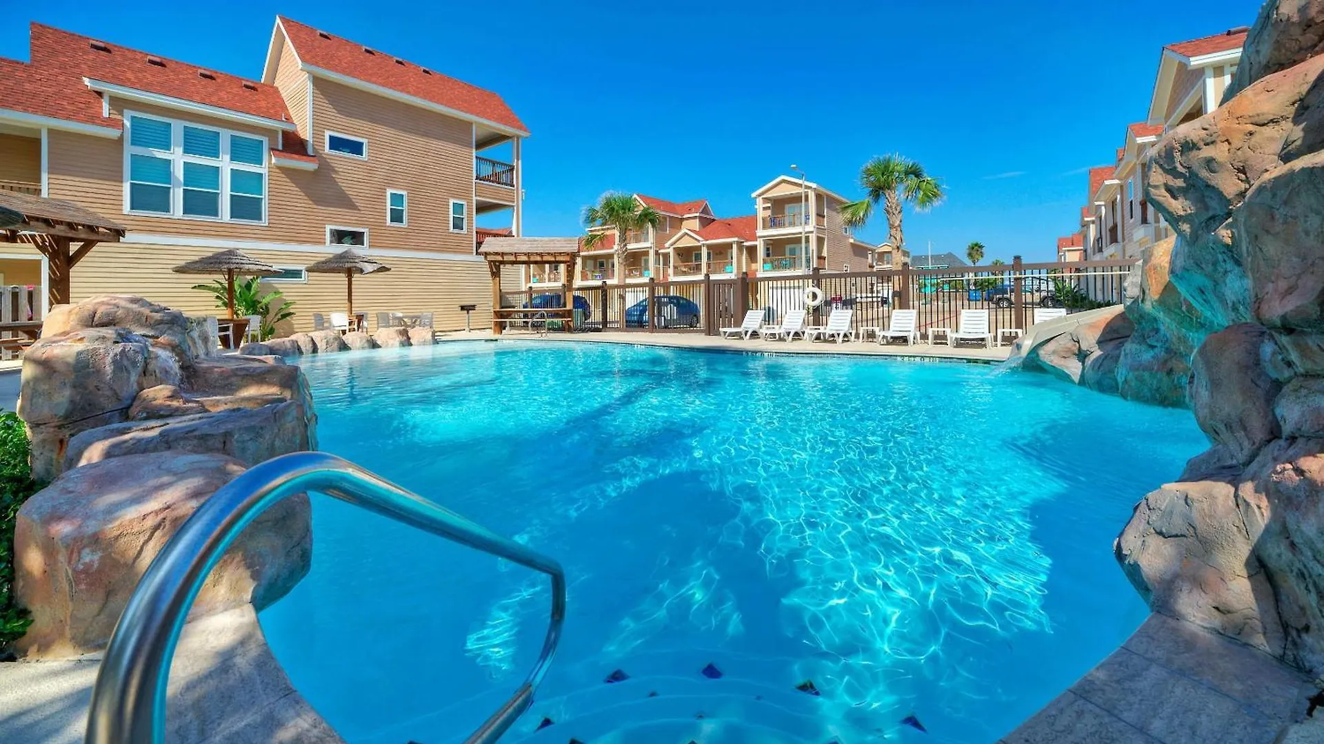 Sleeps 29 3 Homes Beachside Pool Walk To The