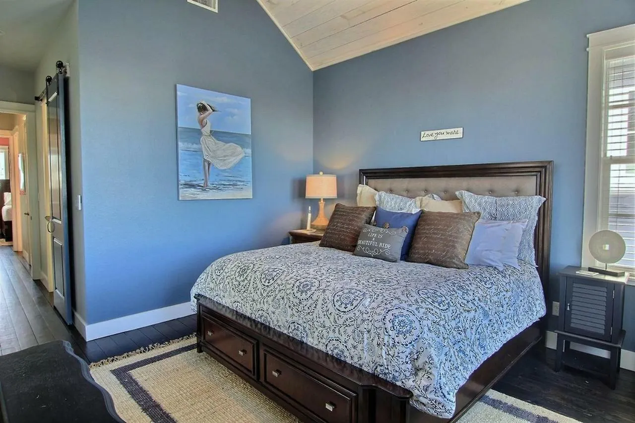 Cinnamon Shore- Nautical Dream 249 Hi